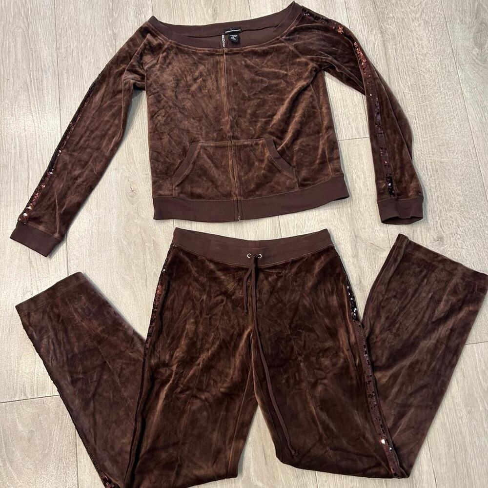 Moda International brown velvet sequins set.